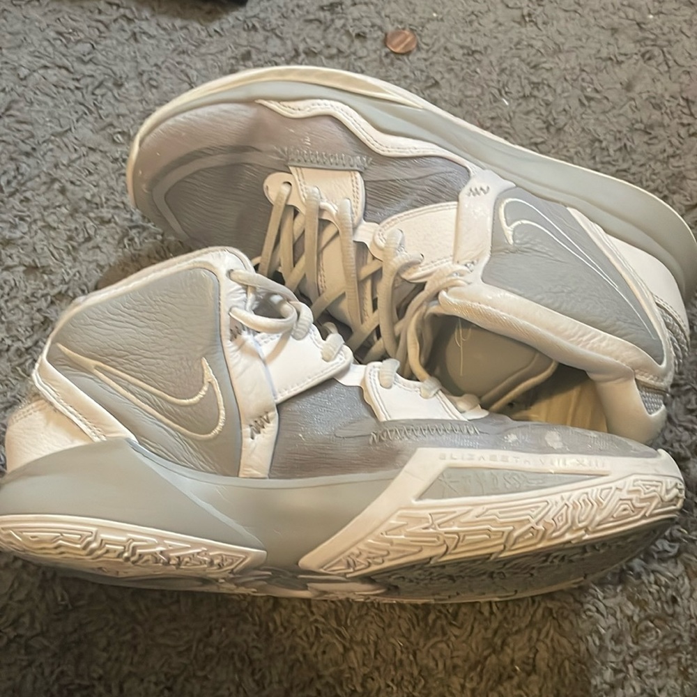 kyrie basketball shoes